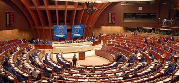 Слишком даже для Европы: ПАСЕ критикует украинских «люстраторов» (ВИДЕО) | Русская весна