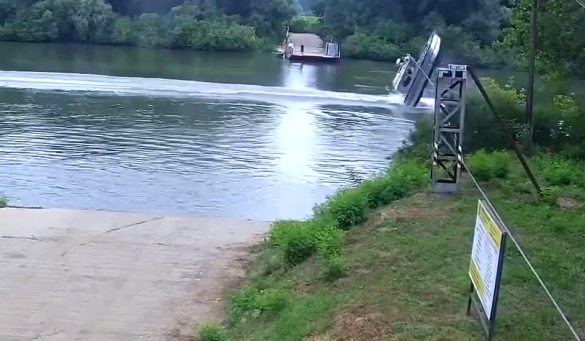 На Тисе опробовали новый способ сбежать с Украины (ВИДЕО) | Русская весна