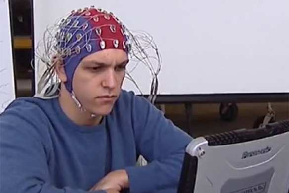 Человек научился управлять беспилотником силой мысли (видео) | Русская весна