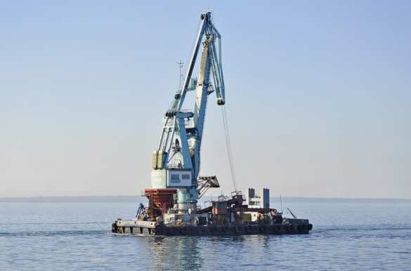 ВАЖНО: Плавкран затонул у берегов Крыма, ведутся поиски экипажа | Русская весна