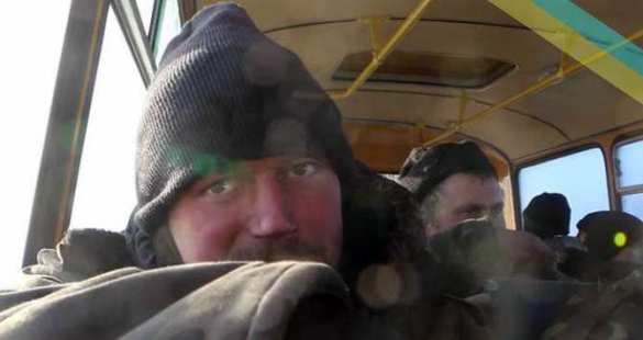 «Мы не хотим войны, нас пригнали на Донбасс, как котов в мешке», — пленные бойцы ВСУ из «Дебальцевского котла» (ВИДЕО Г. Филлипса) | Русская весна