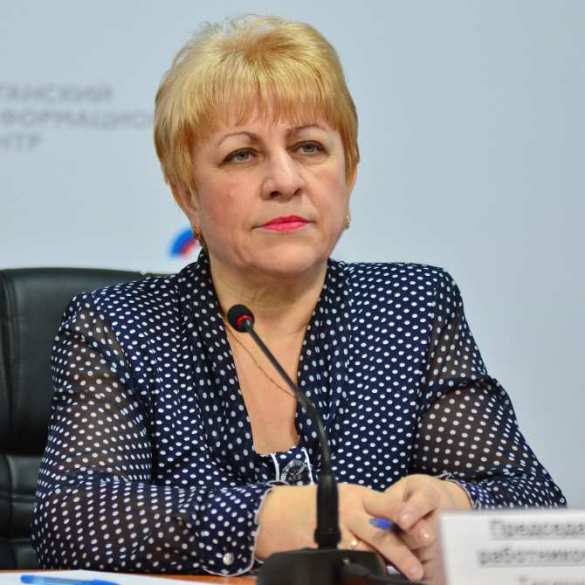 В отделениях Почты ЛНР теперь можно оплатить коммунальные услуги, пополнить счет мобильной связи и отправить грузы | Русская весна