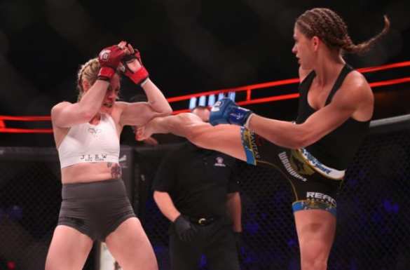 «Это была бойня!»: Сеть взрывает поединок женщин-бойцов ММА (ФОТО, ВИДЕО 18+) | Русская весна