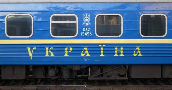«Что Путин творит, негодяй!» — украинскому «министру гиперлупов» Омеляну передали привет из поезда РЖД (ВИДЕО) | Русская весна
