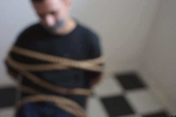 В Киеве полицейские похитили мужчину и вымогали у него деньги | Русская весна