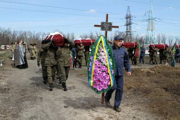 В Днепропетровске похоронили еще 11 неопознанных боевиков нацгвардии  | Русская весна