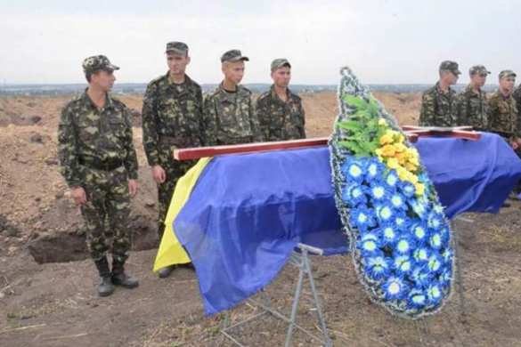 За два месяца в Днепропетровске похоронили 136 неопознанных украинских солдат За два месяца в Днепропетровске похоронили 136 неопознанных украинских солдат (видео) | Русская весна