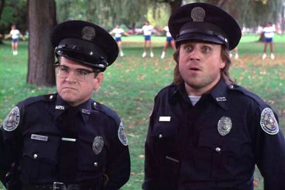 Типичная Украина: в Черновцах полицейские потеряли нарушителя (ВИДЕО) | Русская весна