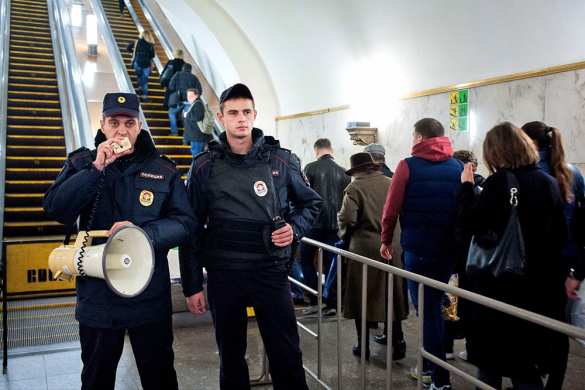 В России проверяют почти 200 объектов из-за анонимных звонков с угрозами | Русская весна