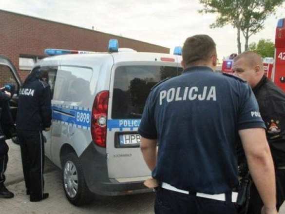 Как пьяные поляки избивали украинцев с криками «Домой, курвы! Валите на Украину!» — подробности (ФОТО) | Русская весна