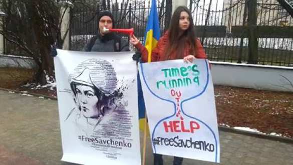 Полякам все равно: в Варшаве на акцию за освобождение наводчицы Савченко пришло только 2 человека | Русская весна