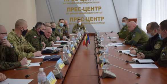 Польские военные провели рекогносцировку района операции ВСУ на Донбассе | Русская весна