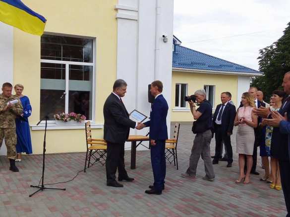 Подаренное Порошенко реабилитационное медоборудование для «атошников» оказалось телевизором (ФОТО) | Русская весна