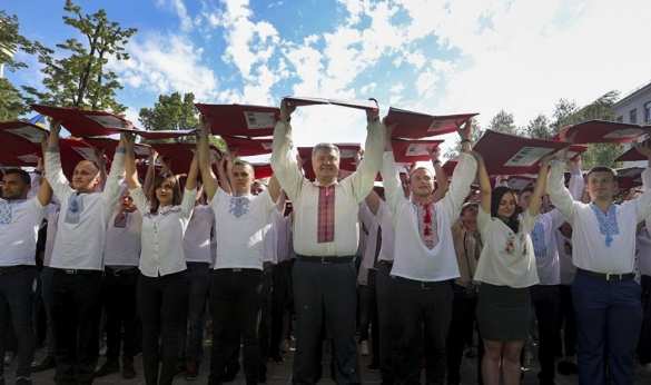 Вышиваночное безумие (ВИДЕО А.Шария) | Русская весна