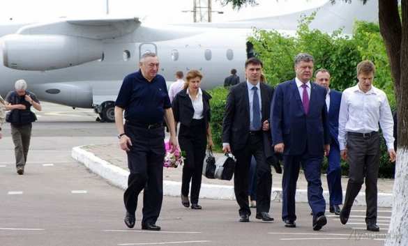 Порошенко в Одессе боролся с контрабандой, критиковал силовиков и радовался бандеризации | Русская весна