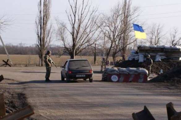 СРОЧНО: автобус с мирными жителями подорвался на украинском КПП, погибли три человека, — источник | Русская весна