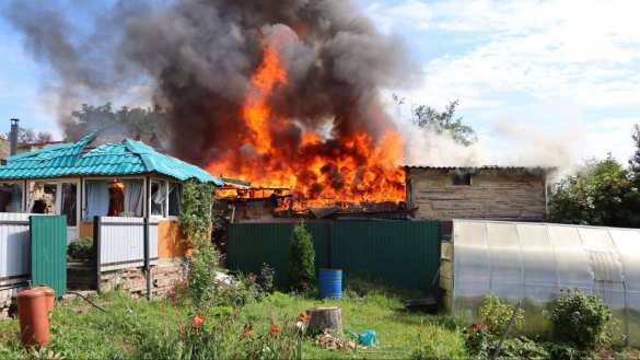 Враг снова бьёт по мирным жителям: атакованы жилые дома в Рыльске (ФОТО) | Русская весна