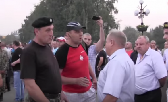 Гнида, мы тебя порвем! — «Правый сектор» угрожает мэру Кривого Рога Вилкулу (ВИДЕО) | Русская весна