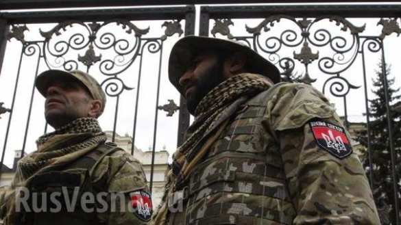 Die Kämpfer des „Rechten Sektors“ wollen die Dienstausweise der Geheimpolizei bekommen | Русская весна