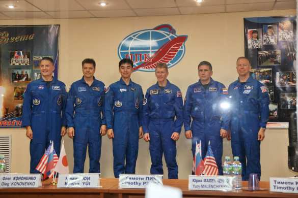 РОСКОСМОС: Итоговая пресс-конференция экипажей ТПК «СОЮЗ ТМА-17 М» на Байконуре | Русская весна