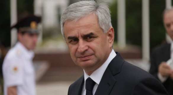 «Сурков разрулил» — президент ушёл в отставку, политический кризис в Абхазии исчерпан, на улицах стрельба (ВИДЕО) | Русская весна