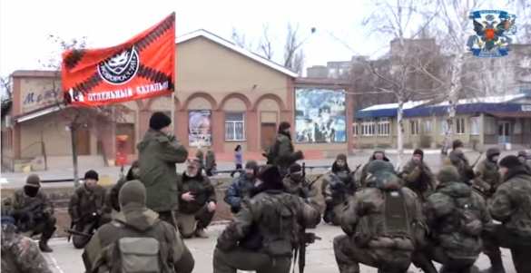 «У нас есть вера, честь и достоинство!» — А. Мозговой на вручении знамени 1-му отдельному батальону бригады «Призрак» (видео) | Русская весна