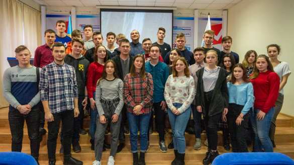 На обучающих курсах для волонтёров «PRODобро» в Луганске рассказали о публичных выступлениях | Русская весна