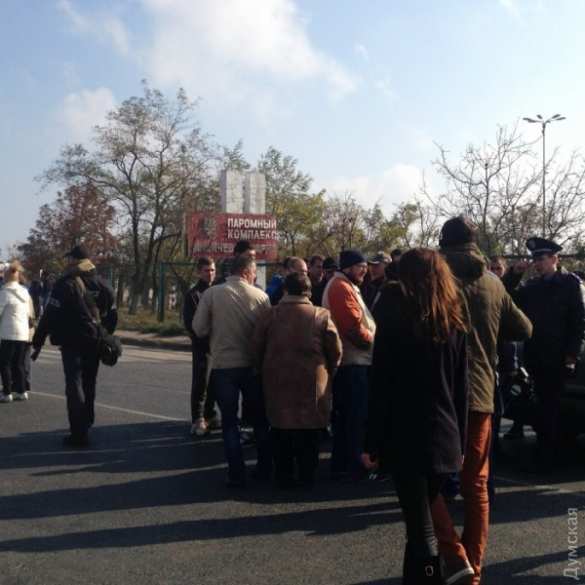 Противники Саакашвили заблокировали мост под Одессой: водители прорывались со стрельбой (ФОТО) | Русская весна