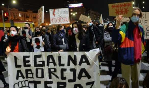 «Это война, уё…!» — Польшу сотрясают многомиллионные протесты под матерным девизом (+ФОТО, ВИДЕО) | Русская весна