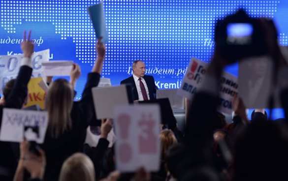 Иностранные депутаты устроили давку, пытаясь сфотографироваться с Путиным (ВИДЕО) | Русская весна