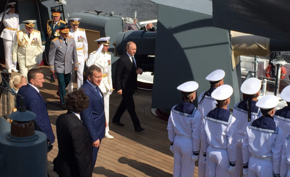 Владимир Путин поднялся на борт крейсера «Аврора» (+ВИДЕО, ФОТО) | Русская весна