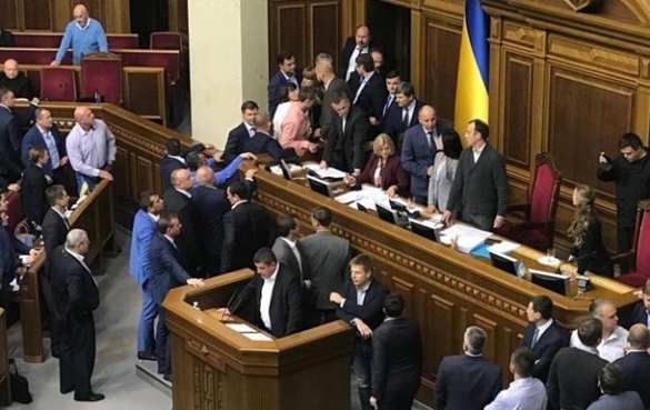 Драка в Раде: Савченко сломала Турчинову микрофон (ФОТО, ВИДЕО) | Русская весна