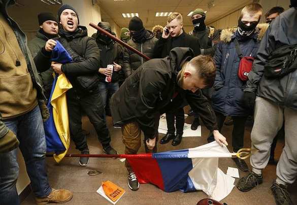 Россия требует от украинских властей осудить погром российского центра культуры | Русская весна