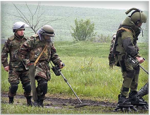Сотни единиц боеприпасов обезврежены в Амвросиевке за последние дни          | Русская весна