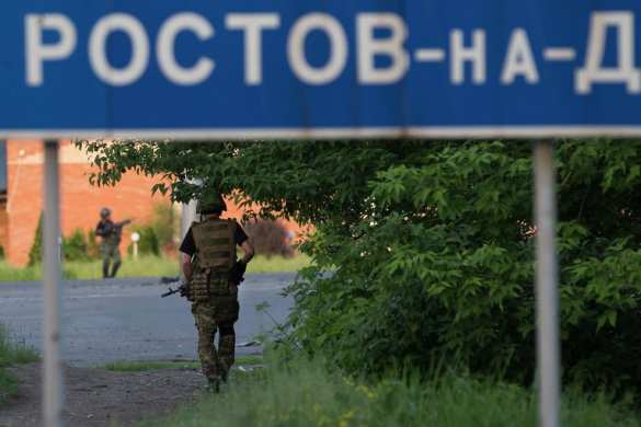 «Пацаны, загружаемся, едем домой!» — отряды ЧВК «Вагнер» готовятся к отъезду из Ростова (ВИДЕО) | Русская весна