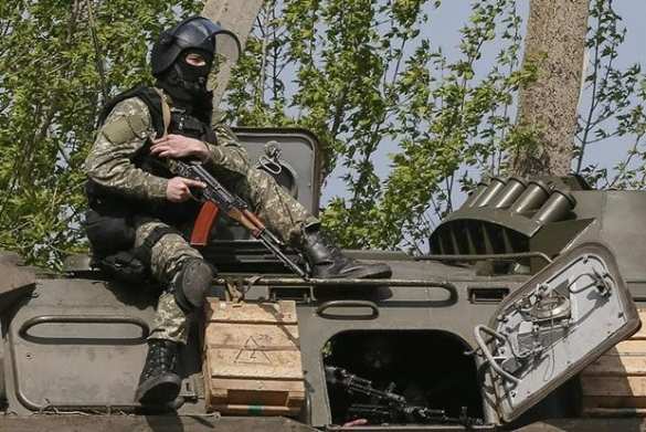 Сводка: жесточайшие бои шли в Веселом недалеко от аэропорта, село наполовину разрушено | Русская весна