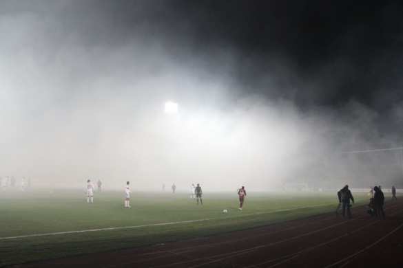 Убойный футбол: матч кубка наций прервал слезоточивый газ (ВИДЕО) | Русская весна