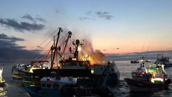 Морской бой в Ла-Манше: французские суда пошли на таран британских (ВИДЕО) | Русская весна