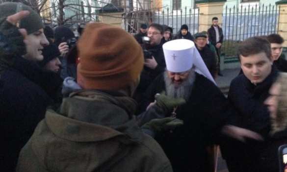 Православные продолжают защищать Киево-Печерскую лавру (ФОТО, ВИДЕО) | Русская весна