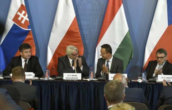 Бунт в ЕС: Польша, Венгрия и Чехия отказываются от квот на мигрантов | Русская весна