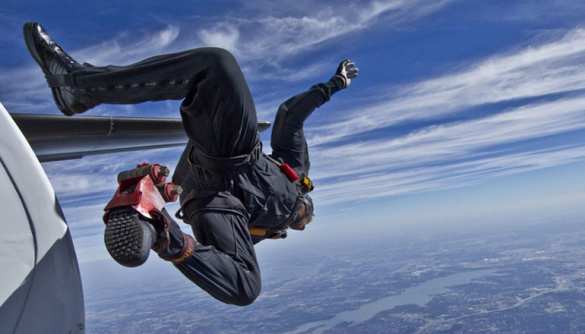 В аэропорту Турции экипаж убил британца, выбросив его из самолёта | Русская весна