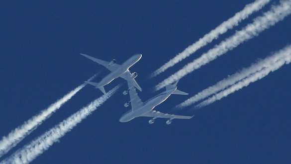 Учёные предложили изменить высоту полёта самолётов из-за необычной причины | Русская весна