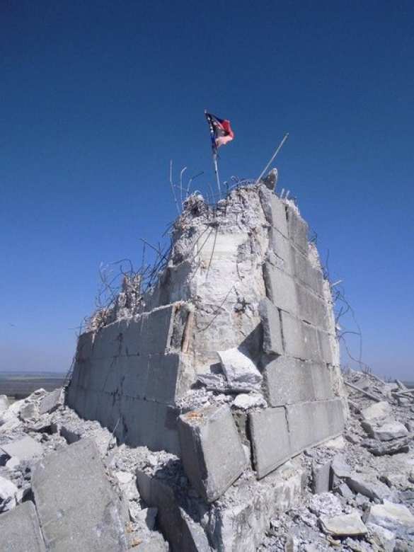 Флаг ДНР над Саур-Могилой (видео, фото) | Русская весна