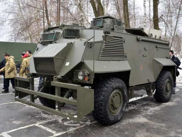 Saxon против БРДМ (ВИДЕО) | Русская весна