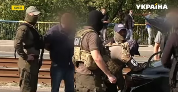 В Киеве спецназовцы СБУ в балаклавах провели спецоперацию, испугав прохожих (ВИДЕО) | Русская весна
