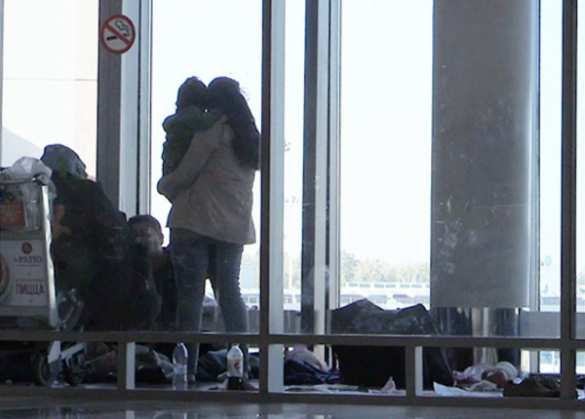 Семья, бежавшая из Ирака от «ИГИЛ», две недели живет в Шереметьево (ВИДЕО) | Русская весна