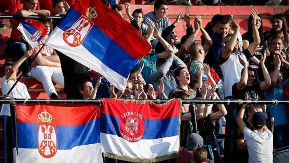 «Крым — это Россия!» — сербские болельщики поют у стен Кремля (ВИДЕО) | Русская весна