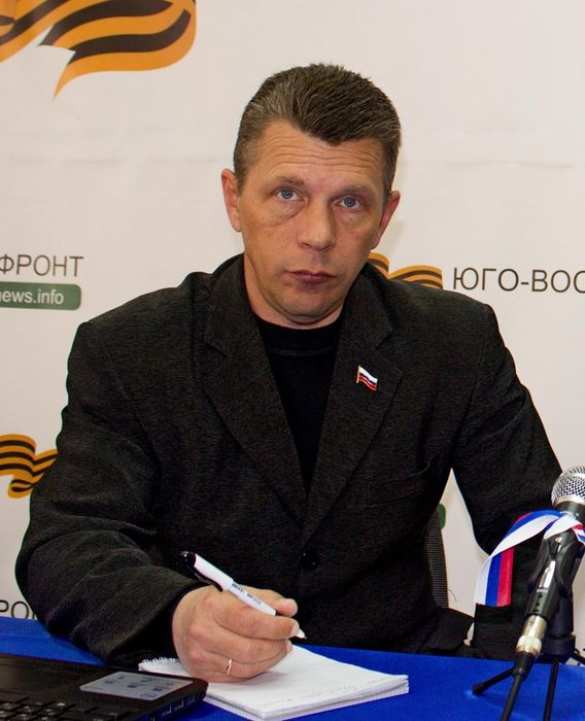 В 14.00 по киевскому времени истек срок ультиматума,  выдвинутого луганчанами, областная администрация взята, на очереди областная милиция | Русская весна