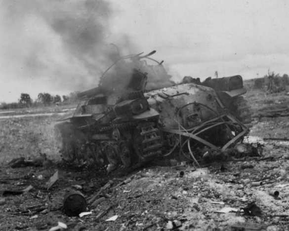 Минобороны ДНР: Потери ВСУ — 21 танк, 14 БМП и БТР, 7 орудий полевой артиллерии, до 170 убитыми и ранеными (ВИДЕО) | Русская весна