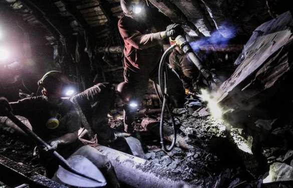 На шахте им. А. Засядько прогремел взрыв, предположительно, газовоздушной смеси — МЧС ДНР | Русская весна